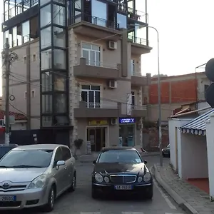 Hotel Italia, Tirana